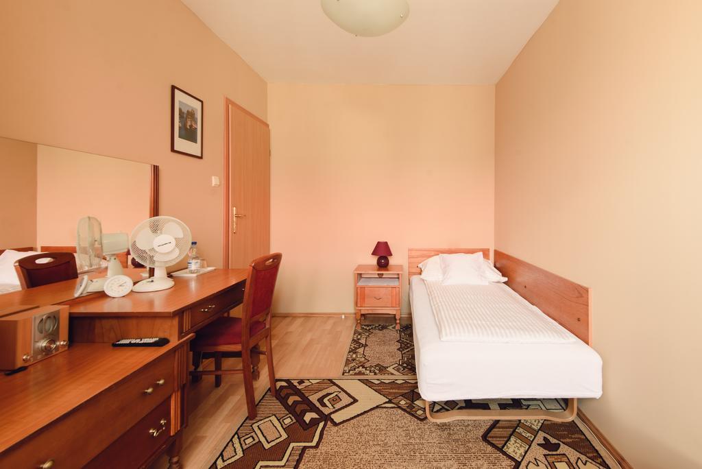 Pokoje Goscinne Akropol Poznan Exterior photo
