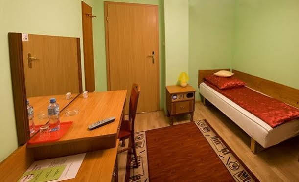 Pokoje Goscinne Akropol Poznan Exterior photo